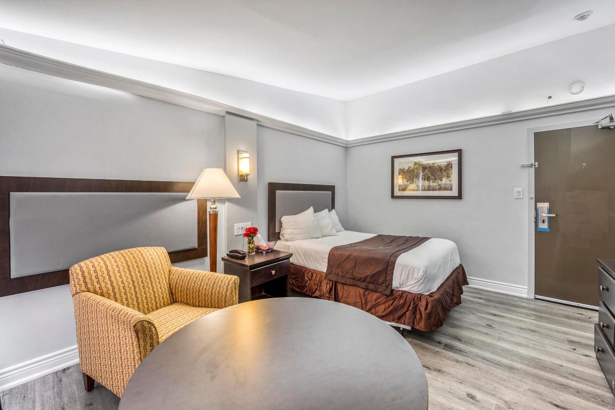 Travelodge By Wyndham Sarnia Ngoại thất bức ảnh